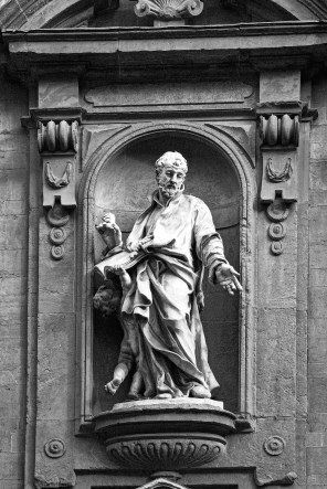 티에네의 성 가예타노_photo by John Weiss_on the facade of the Church of Santi Michele e Gaetano in Firenze_Italy.jpg